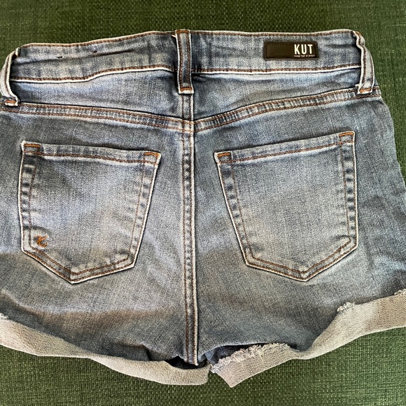 Kut From the Kloth Women’s Blue Denim Shorts - Picture 3 of 3